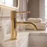 смеситель для умывальника Rea Venti Low gold (REA-B9788)